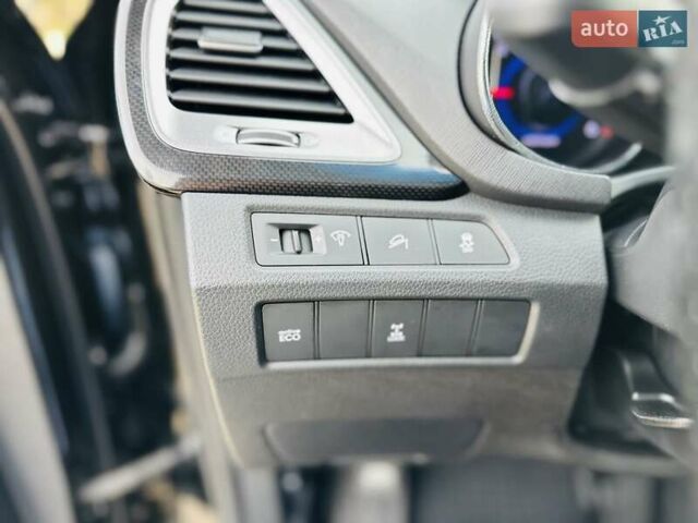 Черный Хендай Санта Фе, объемом двигателя 2.2 л и пробегом 137 тыс. км за 17800 $, фото 57 на Automoto.ua