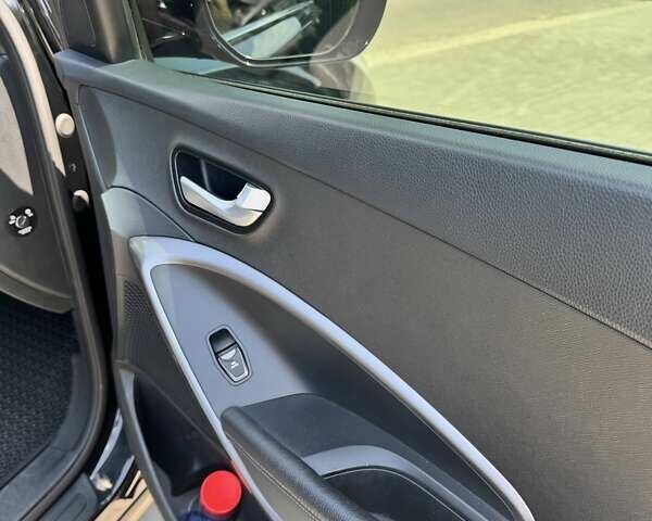 Чорний Хендай Санта Фе, об'ємом двигуна 2.2 л та пробігом 185 тис. км за 17500 $, фото 30 на Automoto.ua