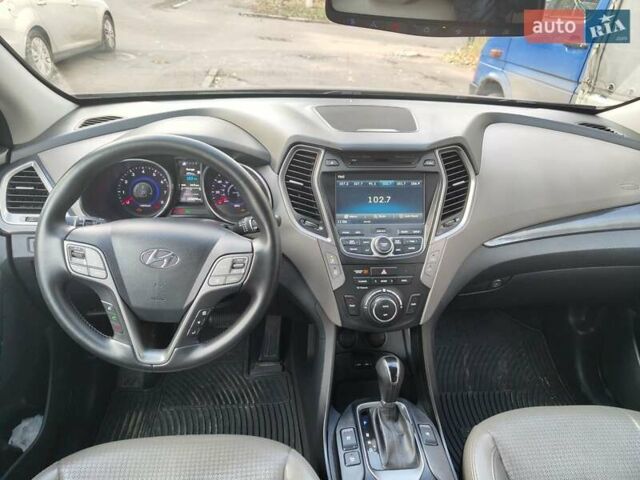 Черный Хендай Санта Фе, объемом двигателя 2.36 л и пробегом 170 тыс. км за 14200 $, фото 5 на Automoto.ua
