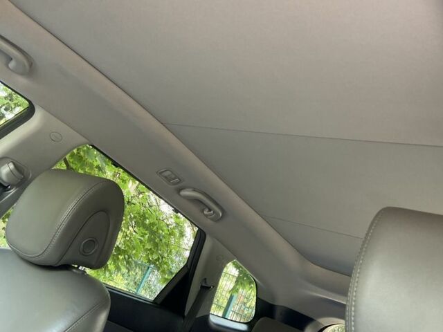 Черный Хендай Санта Фе, объемом двигателя 3.3 л и пробегом 240 тыс. км за 12800 $, фото 21 на Automoto.ua