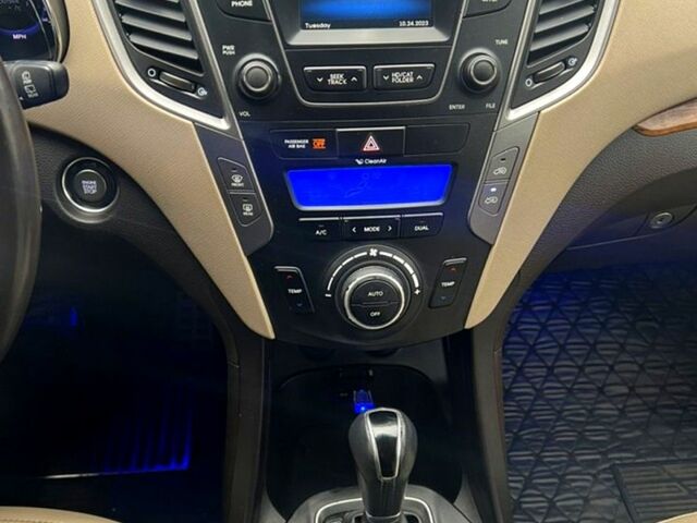 Хендай Санта Фе 2013 в Кривом Роге на Automoto.ua Черный Хендай Санта Фе, объемом двигателя 2 л и пробегом 141 тыс. км за 13100 $, фото 9 на Automoto.ua