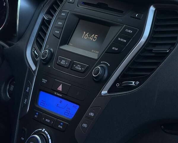 Черный Хендай Санта Фе, объемом двигателя 2.2 л и пробегом 151 тыс. км за 15900 $, фото 11 на Automoto.ua