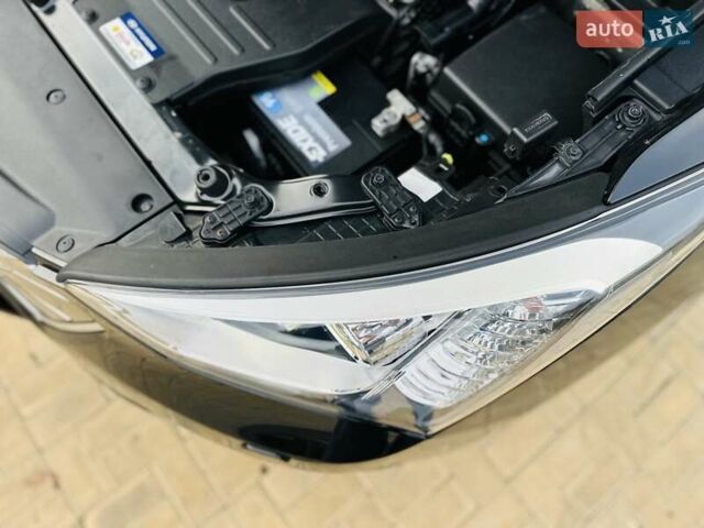 Черный Хендай Санта Фе, объемом двигателя 2.2 л и пробегом 137 тыс. км за 17800 $, фото 119 на Automoto.ua