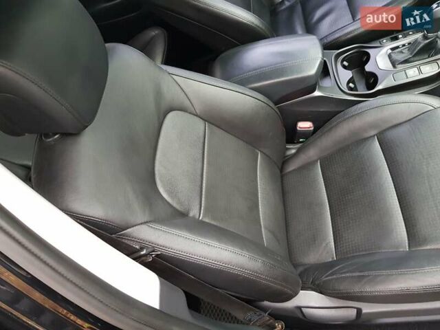 Черный Хендай Санта Фе, объемом двигателя 2.2 л и пробегом 157 тыс. км за 15900 $, фото 12 на Automoto.ua