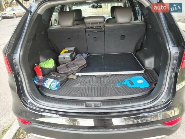 Черный Хендай Санта Фе, объемом двигателя 2.36 л и пробегом 170 тыс. км за 14200 $, фото 10 на Automoto.ua