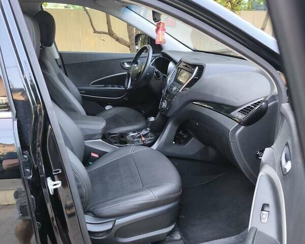 Черный Хендай Санта Фе, объемом двигателя 2.2 л и пробегом 162 тыс. км за 19490 $, фото 11 на Automoto.ua