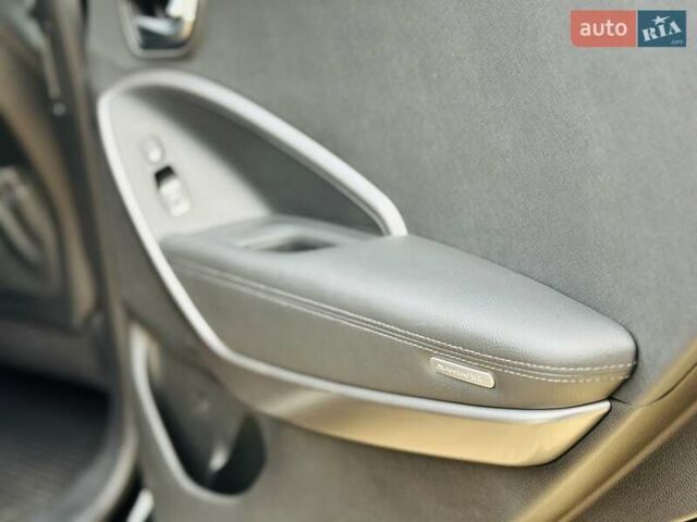 Черный Хендай Санта Фе, объемом двигателя 2.2 л и пробегом 137 тыс. км за 17800 $, фото 84 на Automoto.ua