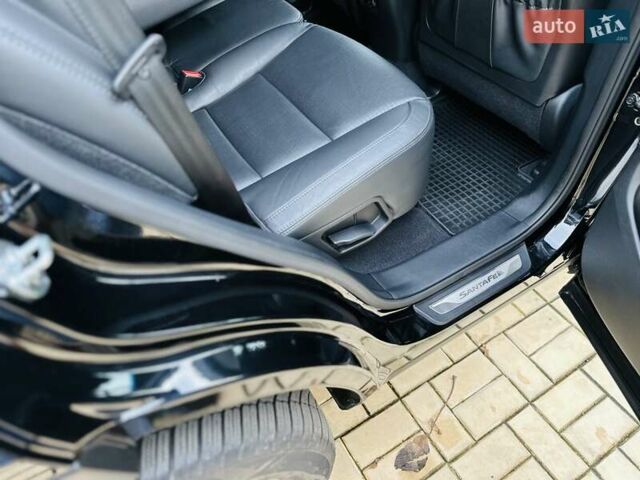 Черный Хендай Санта Фе, объемом двигателя 2.2 л и пробегом 137 тыс. км за 17800 $, фото 93 на Automoto.ua