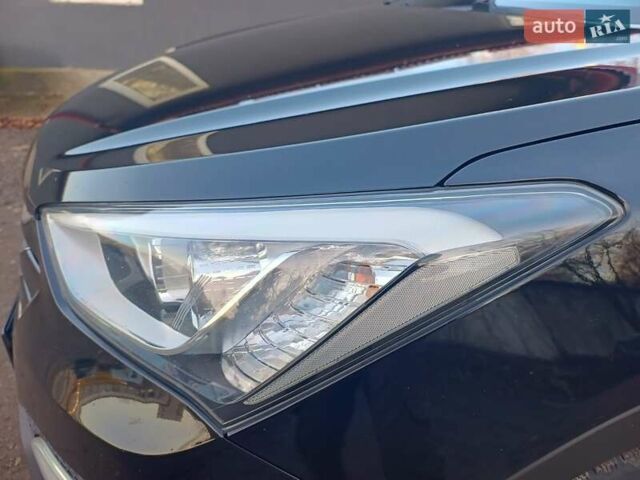 Черный Хендай Санта Фе, объемом двигателя 2.36 л и пробегом 223 тыс. км за 14800 $, фото 17 на Automoto.ua