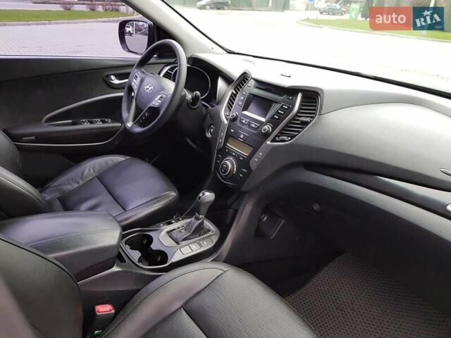 Черный Хендай Санта Фе, объемом двигателя 2.2 л и пробегом 157 тыс. км за 15900 $, фото 16 на Automoto.ua