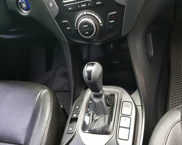 Черный Хендай Санта Фе, объемом двигателя 2.2 л и пробегом 157 тыс. км за 15900 $, фото 15 на Automoto.ua