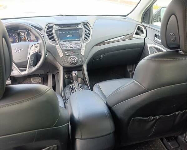 Хендай Санта Фе 2013 в Луцке на Automoto.ua Черный Хендай Санта Фе, объемом двигателя 2 л и пробегом 259 тыс. км за 12800 $, фото 12 на Automoto.ua