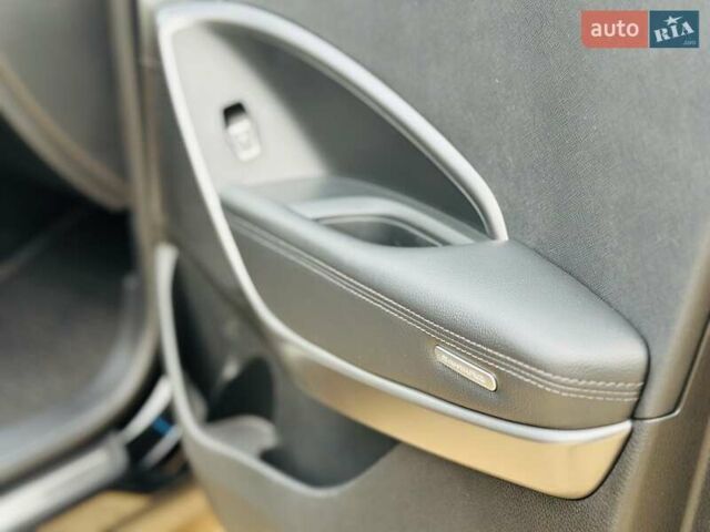 Черный Хендай Санта Фе, объемом двигателя 2.2 л и пробегом 137 тыс. км за 17800 $, фото 81 на Automoto.ua