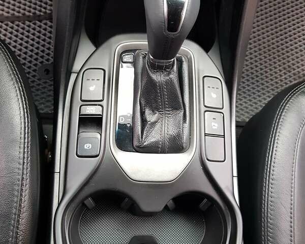 Черный Хендай Санта Фе, объемом двигателя 2.2 л и пробегом 157 тыс. км за 15900 $, фото 29 на Automoto.ua