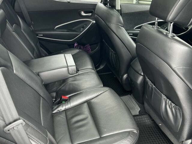 Черный Хендай Санта Фе, объемом двигателя 2.2 л и пробегом 154 тыс. км за 18600 $, фото 3 на Automoto.ua