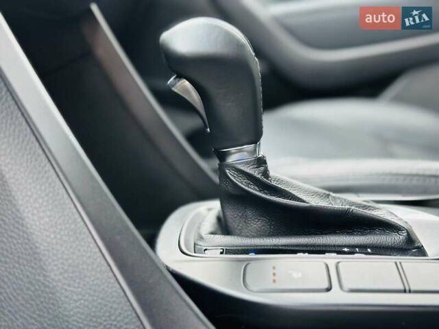 Черный Хендай Санта Фе, объемом двигателя 2.2 л и пробегом 137 тыс. км за 17800 $, фото 52 на Automoto.ua