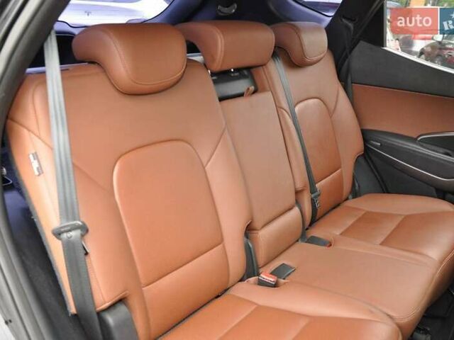 Черный Хендай Санта Фе, объемом двигателя 2.36 л и пробегом 181 тыс. км за 13300 $, фото 6 на Automoto.ua