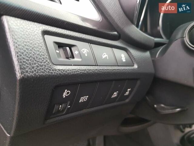 Черный Хендай Санта Фе, объемом двигателя 2.2 л и пробегом 157 тыс. км за 15900 $, фото 21 на Automoto.ua