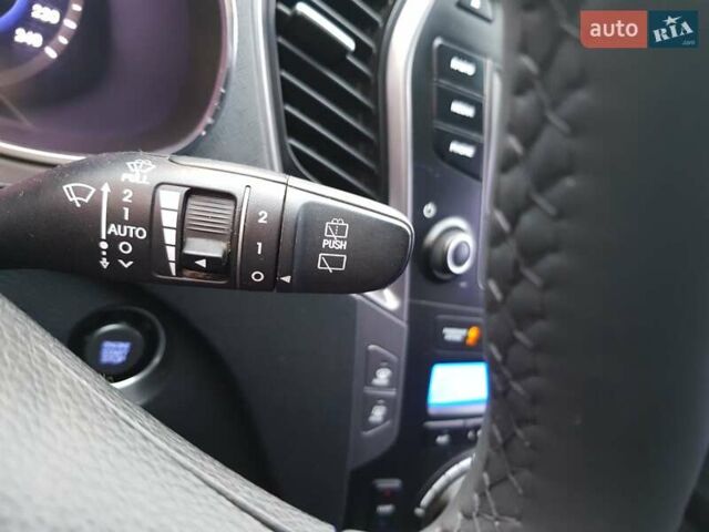 Черный Хендай Санта Фе, объемом двигателя 2.2 л и пробегом 159 тыс. км за 15900 $, фото 15 на Automoto.ua