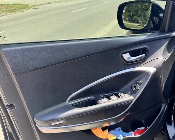 Чорний Хендай Санта Фе, об'ємом двигуна 2.2 л та пробігом 185 тис. км за 17500 $, фото 33 на Automoto.ua