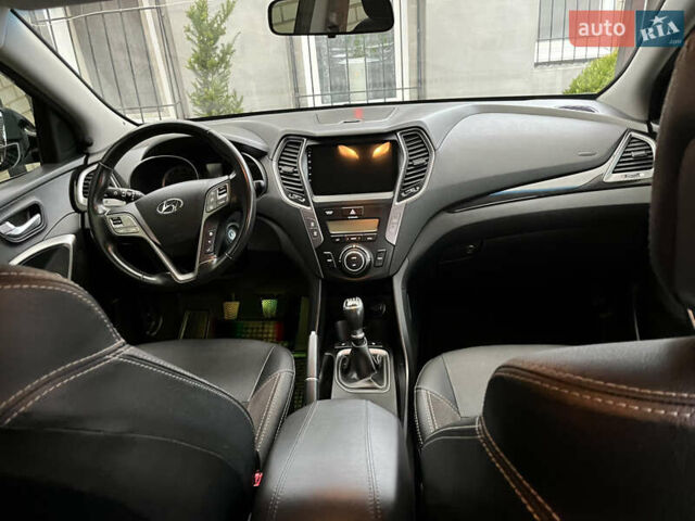 Черный Хендай Санта Фе, объемом двигателя 2.36 л и пробегом 166 тыс. км за 15000 $, фото 14 на Automoto.ua