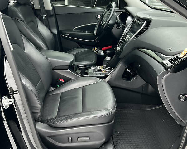 Черный Хендай Санта Фе, объемом двигателя 2.2 л и пробегом 154 тыс. км за 18600 $, фото 5 на Automoto.ua