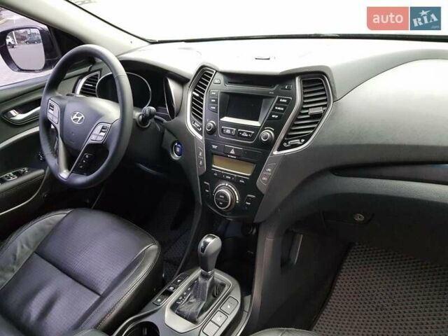 Черный Хендай Санта Фе, объемом двигателя 2.2 л и пробегом 157 тыс. км за 15900 $, фото 13 на Automoto.ua