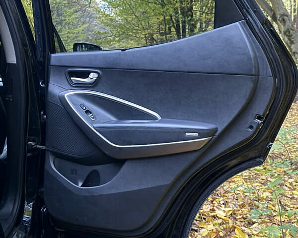 Хендай Санта Фе 2014 в Житомире на Automoto.ua Черный Хендай Санта Фе, объемом двигателя 2.2 л и пробегом 94 тыс. км за 19000 $, фото 31 на Automoto.ua