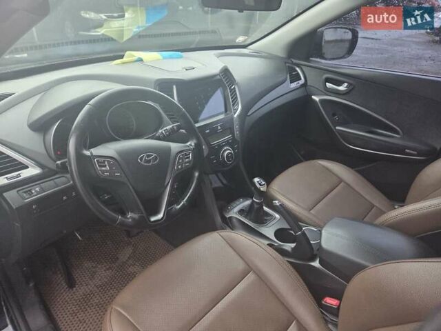 Черный Хендай Санта Фе, объемом двигателя 2.19 л и пробегом 341 тыс. км за 12500 $, фото 2 на Automoto.ua