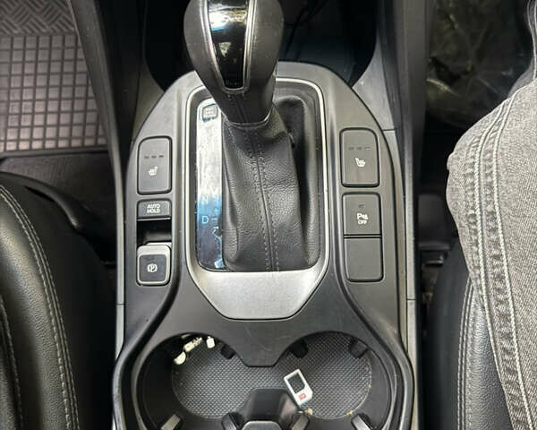 Хендай Санта Фе 2014 в Житомире на Automoto.ua Черный Хендай Санта Фе, объемом двигателя 2.2 л и пробегом 94 тыс. км за 19000 $, фото 15 на Automoto.ua
