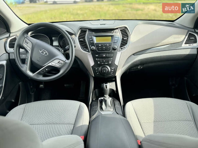Чорний Хендай Санта Фе, об'ємом двигуна 2.36 л та пробігом 134 тис. км за 13599 $, фото 6 на Automoto.ua