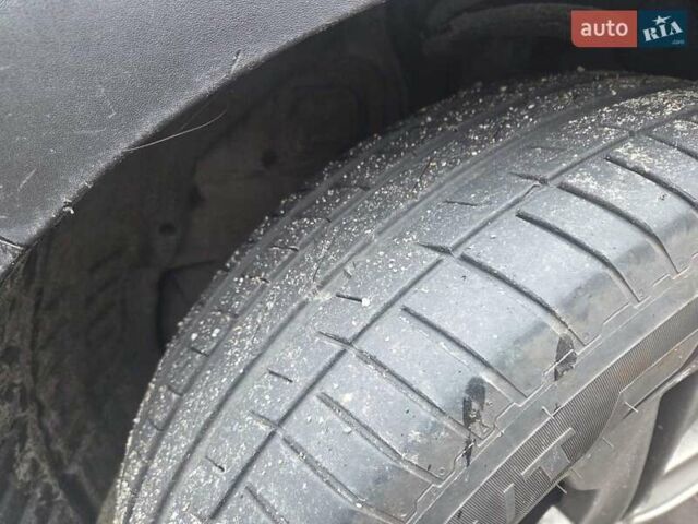 Черный Хендай Санта Фе, объемом двигателя 2.19 л и пробегом 341 тыс. км за 12500 $, фото 14 на Automoto.ua