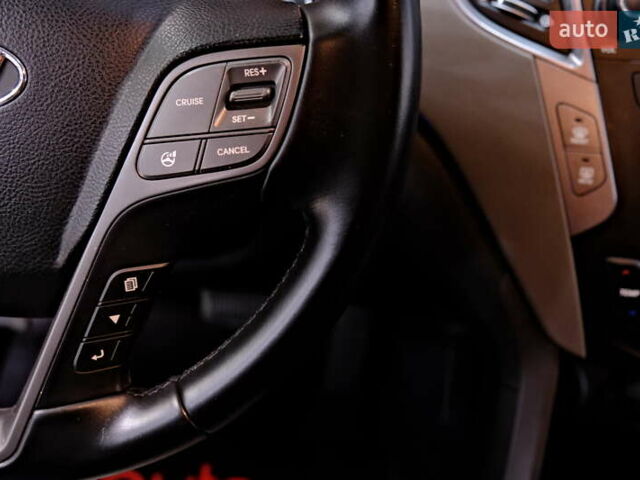 Черный Хендай Санта Фе, объемом двигателя 3.34 л и пробегом 164 тыс. км за 12900 $, фото 20 на Automoto.ua