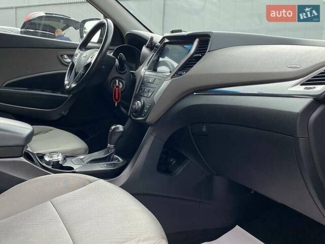 Черный Хендай Санта Фе, объемом двигателя 2.36 л и пробегом 150 тыс. км за 12700 $, фото 16 на Automoto.ua