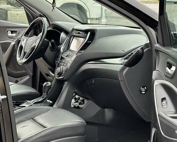 Черный Хендай Санта Фе, объемом двигателя 2.2 л и пробегом 204 тыс. км за 20700 $, фото 21 на Automoto.ua