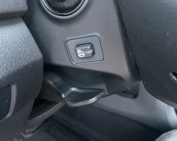 Черный Хендай Санта Фе, объемом двигателя 2.2 л и пробегом 255 тыс. км за 17500 $, фото 19 на Automoto.ua