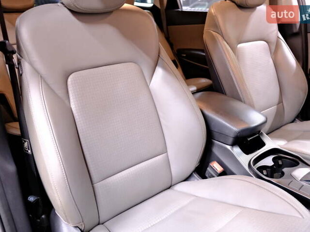 Черный Хендай Санта Фе, объемом двигателя 3.34 л и пробегом 164 тыс. км за 12900 $, фото 42 на Automoto.ua