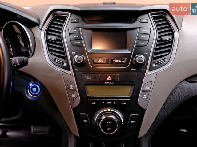 Черный Хендай Санта Фе, объемом двигателя 3.34 л и пробегом 164 тыс. км за 12900 $, фото 18 на Automoto.ua