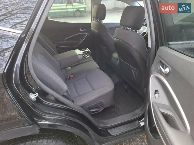 Черный Хендай Санта Фе, объемом двигателя 2.2 л и пробегом 215 тыс. км за 15500 $, фото 9 на Automoto.ua