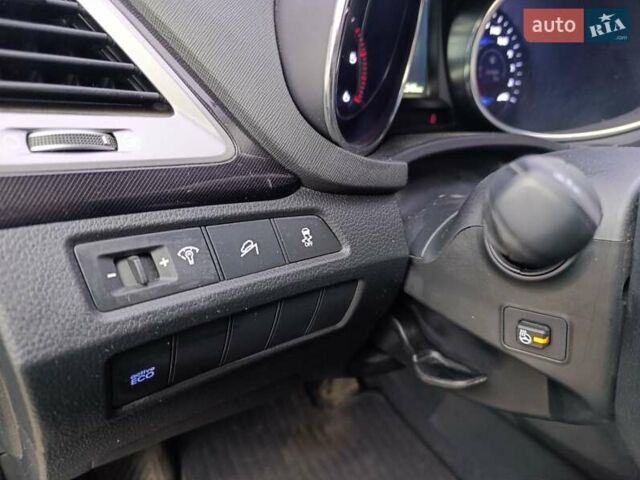 Черный Хендай Санта Фе, объемом двигателя 2 л и пробегом 211 тыс. км за 17200 $, фото 19 на Automoto.ua