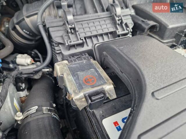 Черный Хендай Санта Фе, объемом двигателя 2.2 л и пробегом 94 тыс. км за 20300 $, фото 93 на Automoto.ua