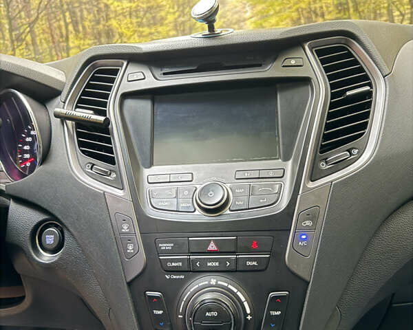 Хендай Санта Фе 2014 в Житомире на Automoto.ua Черный Хендай Санта Фе, объемом двигателя 2.2 л и пробегом 94 тыс. км за 19000 $, фото 14 на Automoto.ua