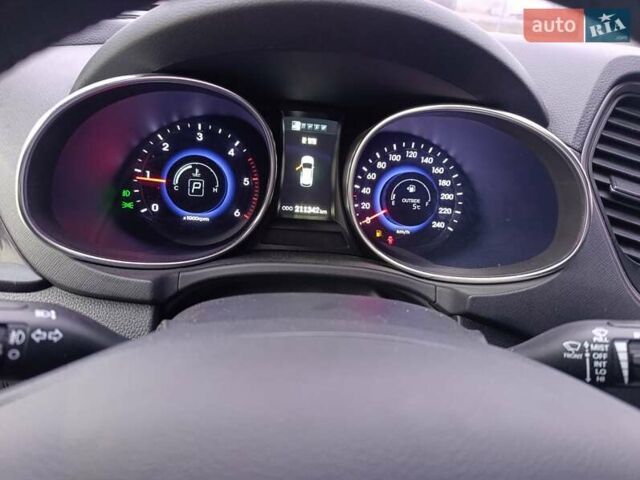 Черный Хендай Санта Фе, объемом двигателя 2 л и пробегом 211 тыс. км за 17200 $, фото 17 на Automoto.ua