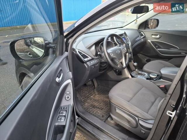 Черный Хендай Санта Фе, объемом двигателя 2.2 л и пробегом 215 тыс. км за 15500 $, фото 8 на Automoto.ua