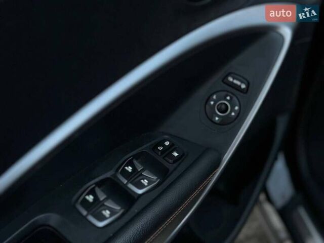 Черный Хендай Санта Фе, объемом двигателя 2 л и пробегом 131 тыс. км за 21000 $, фото 9 на Automoto.ua