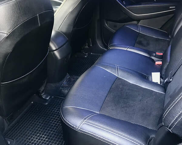 Черный Хендай Санта Фе, объемом двигателя 2.2 л и пробегом 225 тыс. км за 17000 $, фото 5 на Automoto.ua