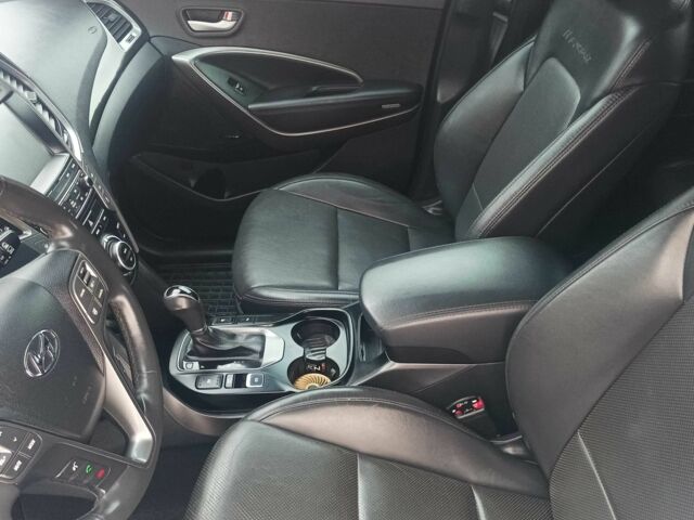 Черный Хендай Санта Фе, объемом двигателя 2.2 л и пробегом 131 тыс. км за 19200 $, фото 15 на Automoto.ua