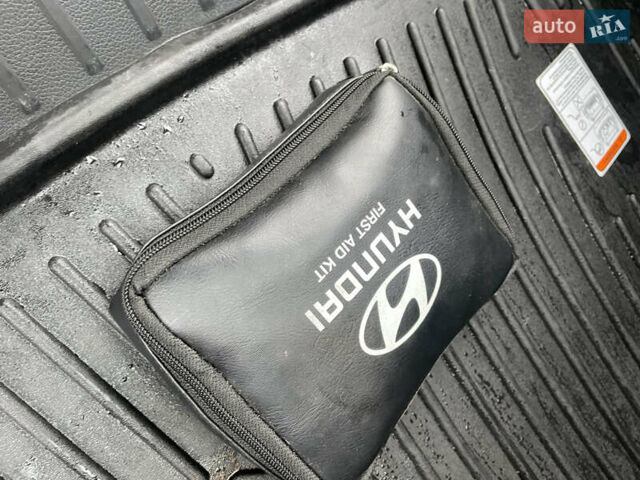 Чорний Хендай Санта Фе, об'ємом двигуна 2.2 л та пробігом 202 тис. км за 16600 $, фото 9 на Automoto.ua