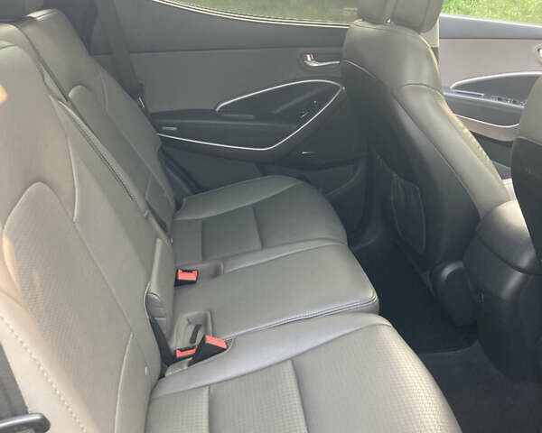 Черный Хендай Санта Фе, объемом двигателя 2.36 л и пробегом 178 тыс. км за 14200 $, фото 6 на Automoto.ua