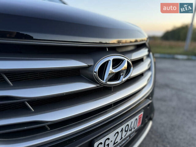 Черный Хендай Санта Фе, объемом двигателя 2.2 л и пробегом 179 тыс. км за 23300 $, фото 21 на Automoto.ua